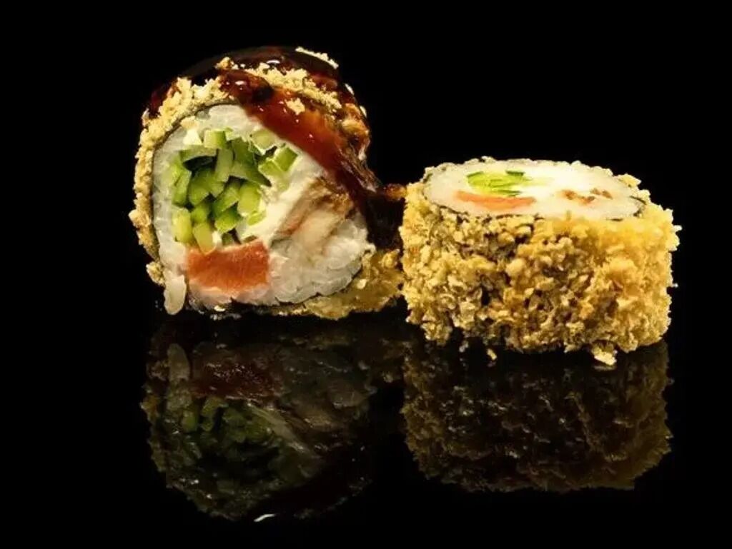 Смажений рол з вугрем та лососем — IDE SUSHI & PIZZA