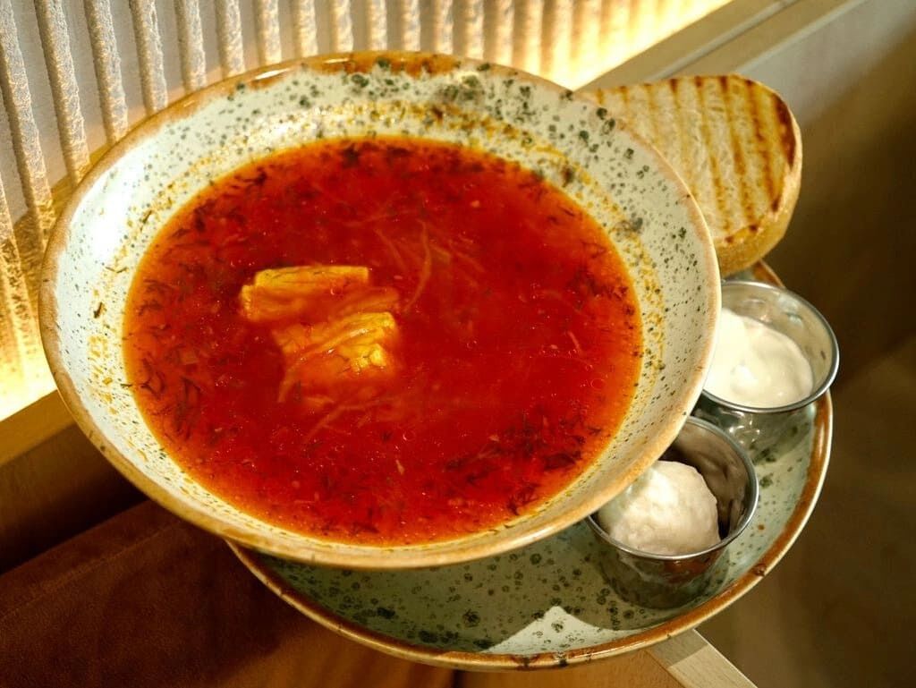 Український Борщ з ребрами — Street pizza - Козацька 1