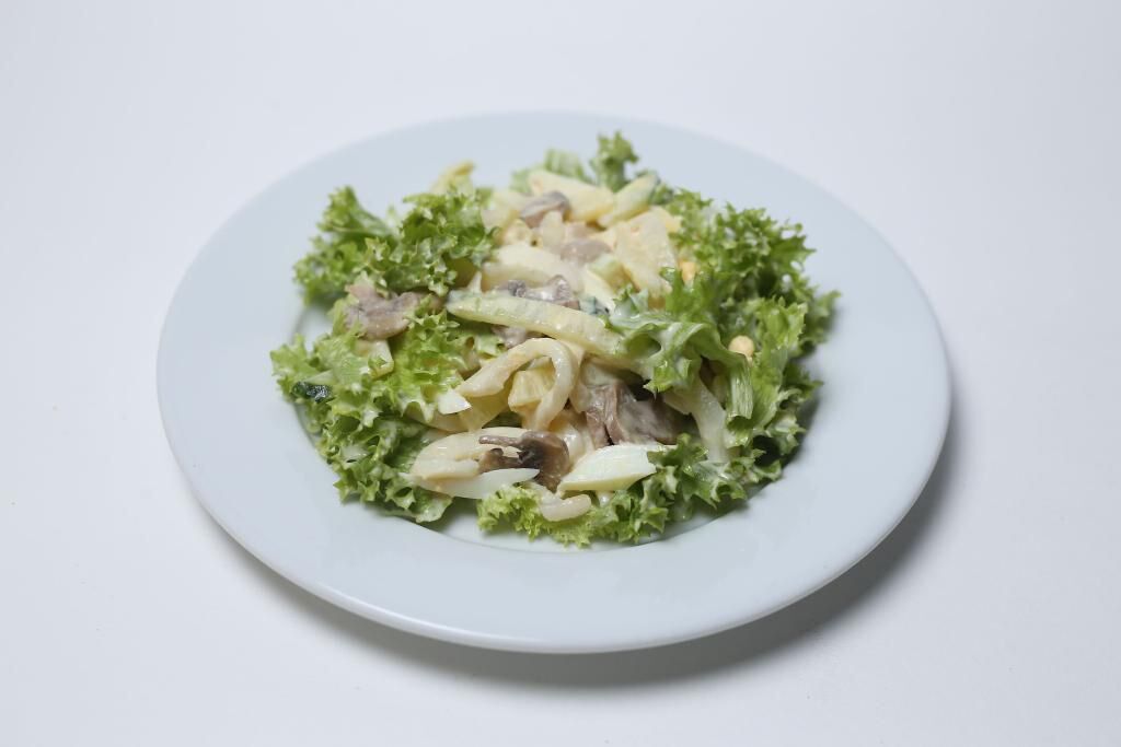 Салат з кальмарами