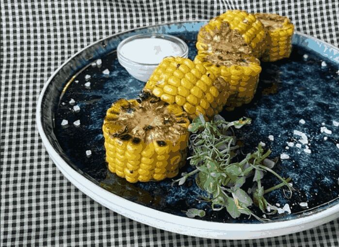 Кукурудза гриль з сирним соусом
