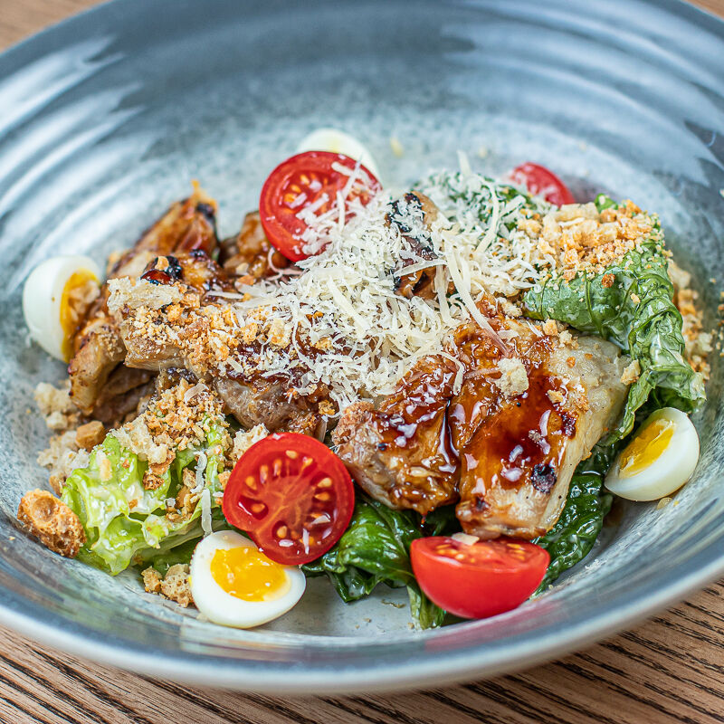 Цезар з куркою в унагі — Foodwiners