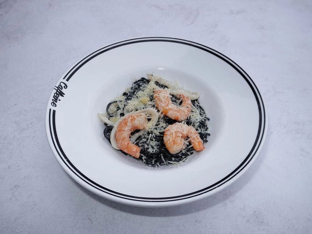 Black паста з морепродуктами