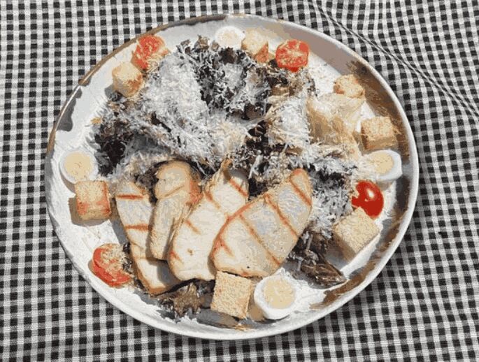Салат Цезар з куркою