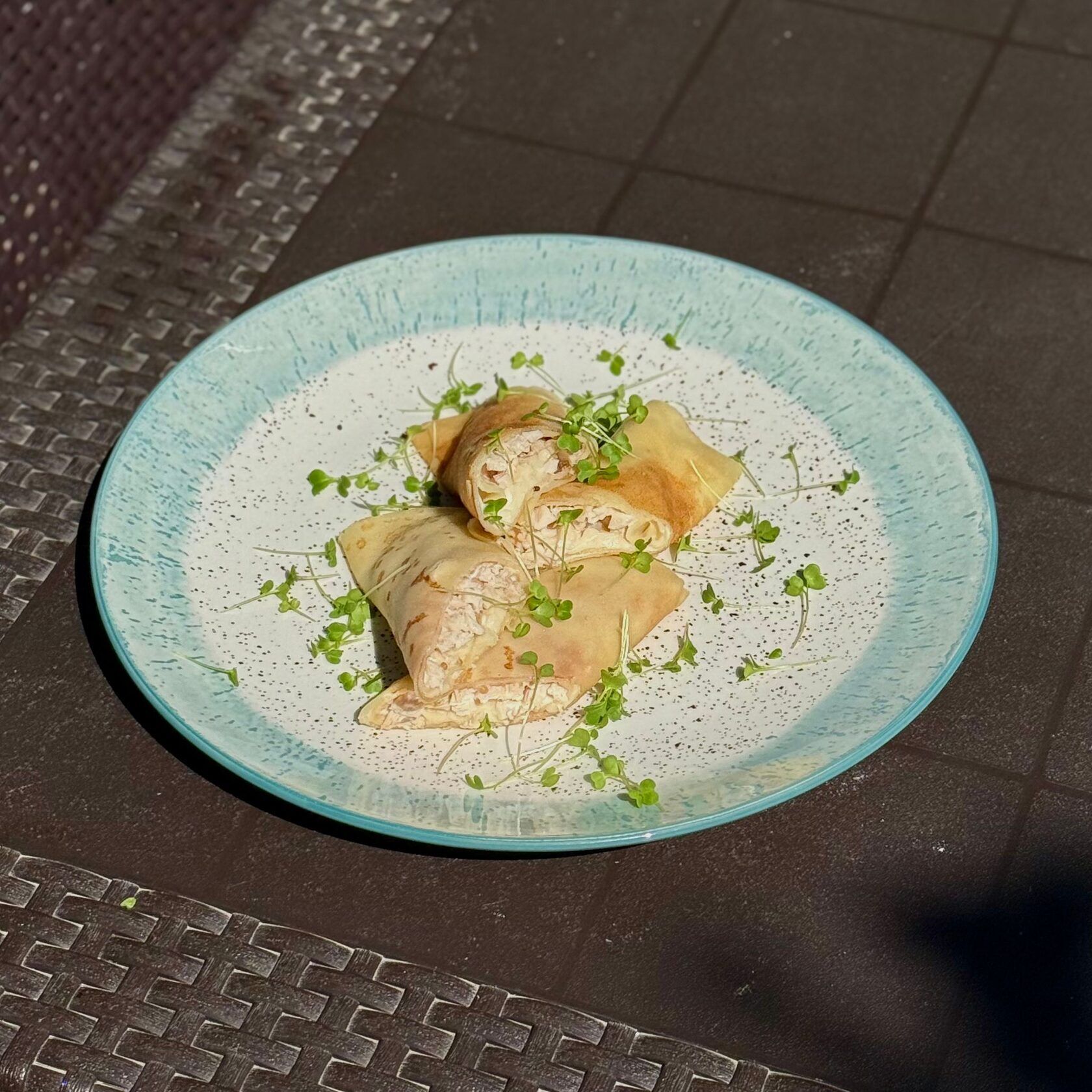Млинці з куркою та моцарелою